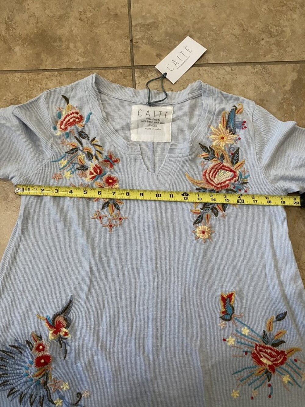 NWT Caite Greer Top Embroidered Floral Split Neck Knit Oxford Blue S Small Kyla - Picture 12 of 16